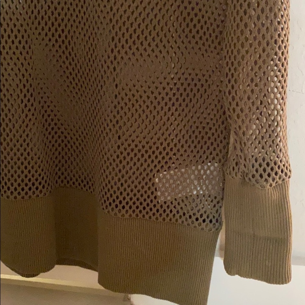 Netted top - Picture 3 of 3